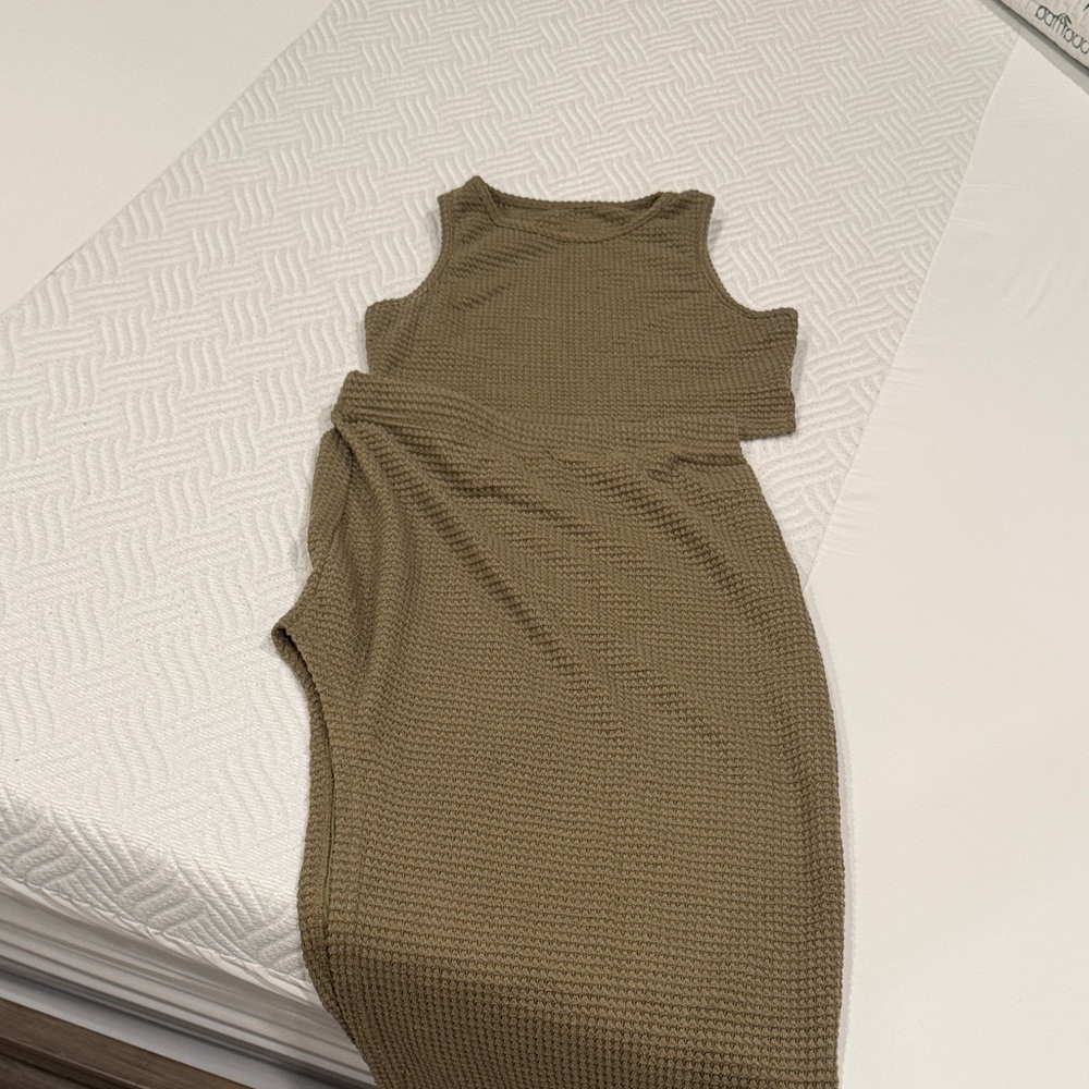 Elegant Tan Sleeveless Dress